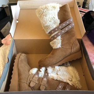 Claudia Bearpaw Boots🐻🐾